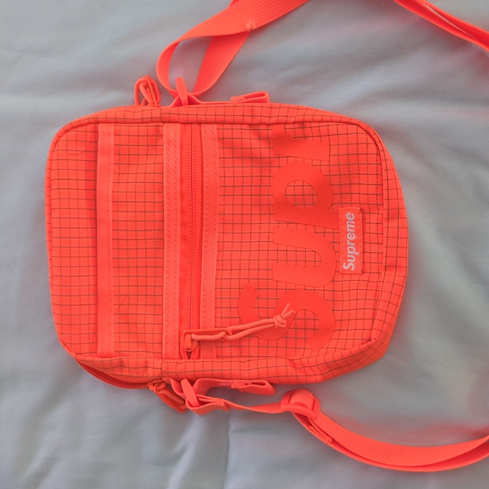 NWOT Supreme Reflective Cross Body Bag
